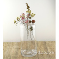 прозрачная высокая цилиндрическая стеклянная ваза для цветов